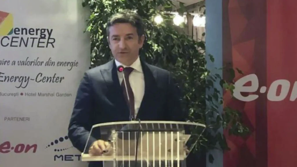 alt="Corneliu Bodea awarded at the Energy Center Gala"