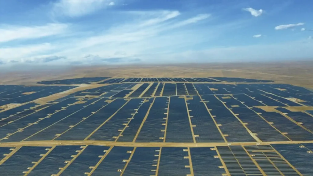 alt="Green Romania: TOP 5 largest photovoltaic plants in the world. The evolution of photovoltaics in the future"